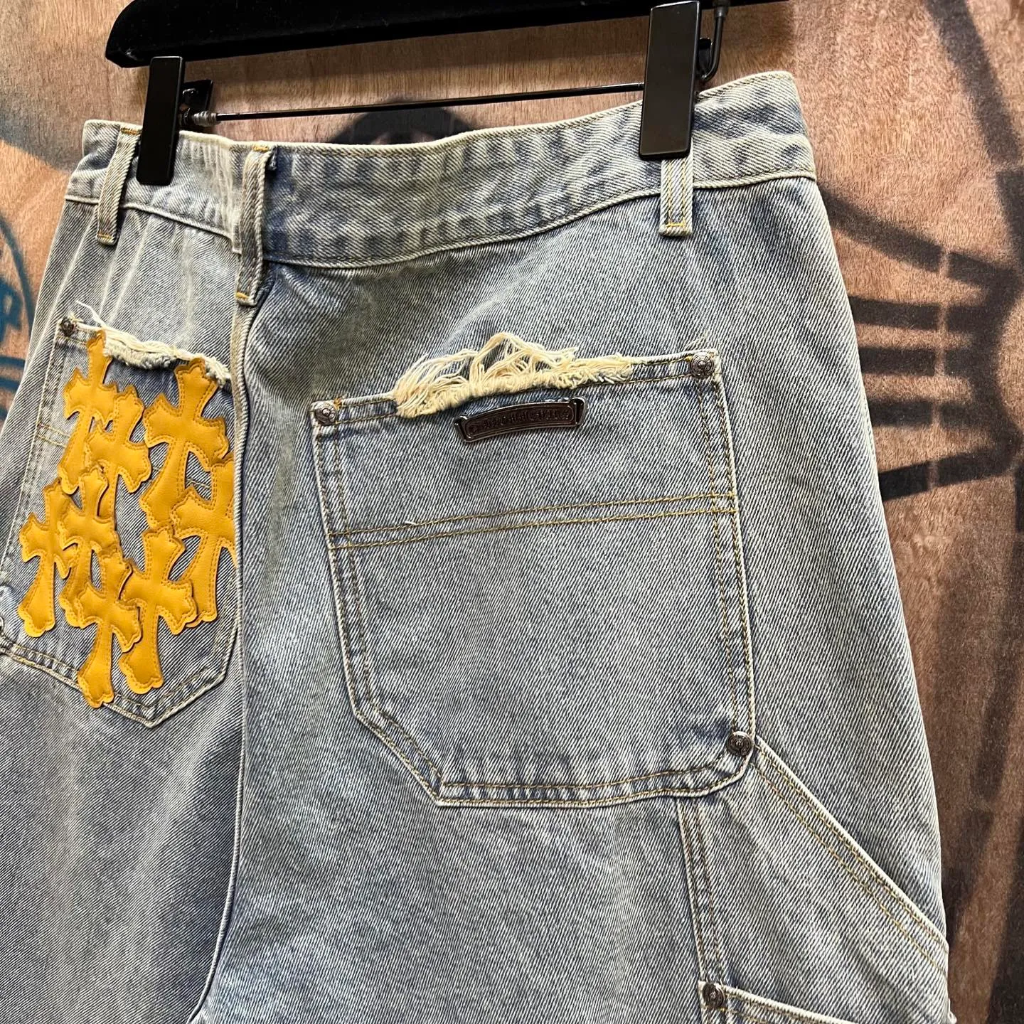P520 chrome hearts limited series new city limited jeans Chrome Hearts city limited denim shorts vintage levis American made 501 505 517 base version remake Levis American made 501 base version imported sheepskin 925 silver remake Customers provide waist and pants length or height and weight. The studio will select the most suitable base version for you to remake. There are many people doing remakes in the market. Don’t belittle or comment. The difference is visible to the naked eye. See and compare for yourself #CHROME HEARTS Unisex style